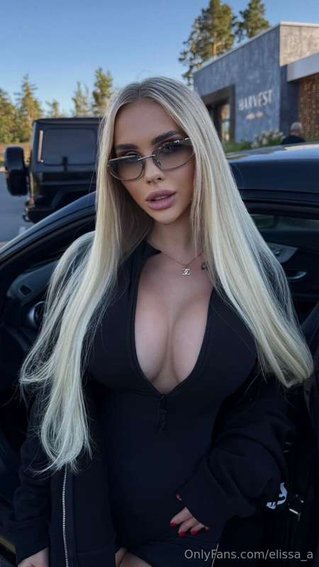 Do you like my new suit?🖤 Sexy?😈