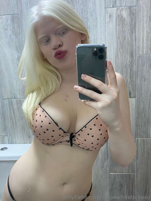 snowwhitebellaxo