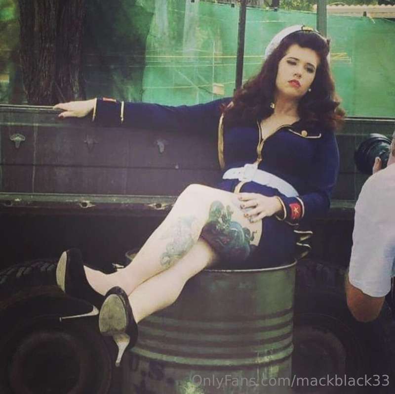 mackblack33