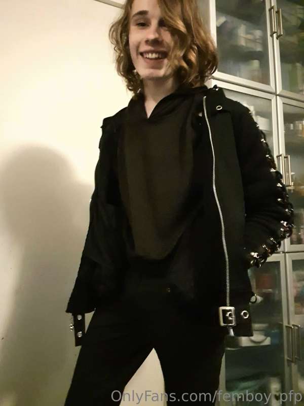 Gothic and horny uwu
