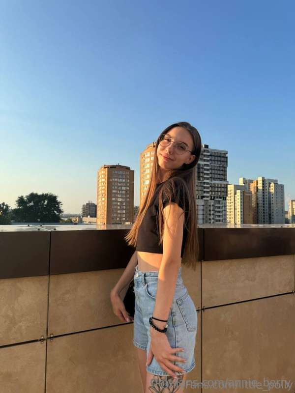 This 🌸 @amy.sweety is finally 18!! She looks so 🌸 but you do..