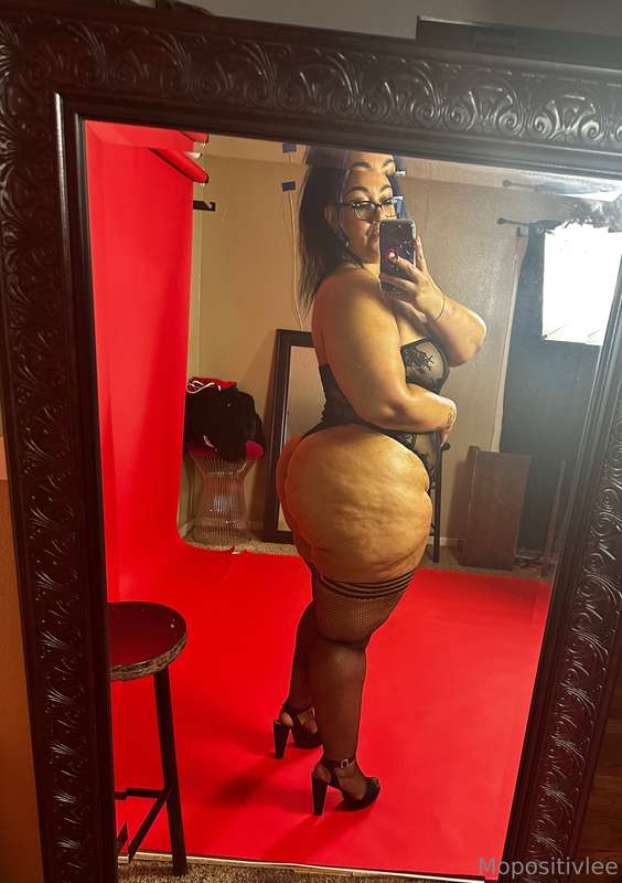 Just a little tease before the real show 😈💋Fresh face, tight..