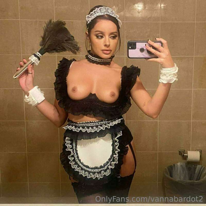I came to clean… but I might leave you a little dirty😏