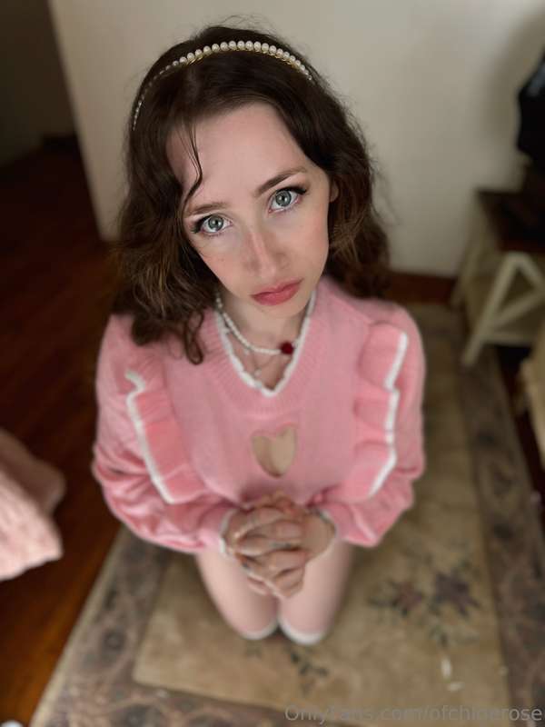 Down low, eyes up… and maybe just waiting for a reason to st..