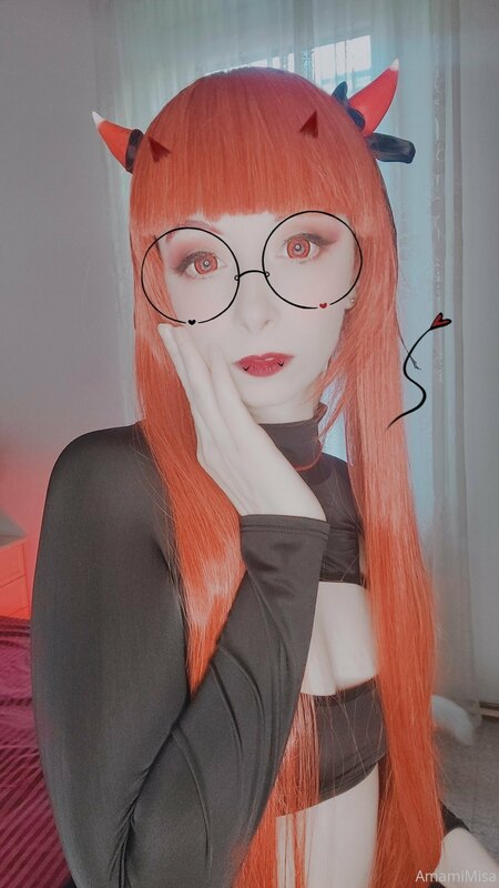 Spoopy Is here! Remeber, you can have the full hot ? Spoopy ..