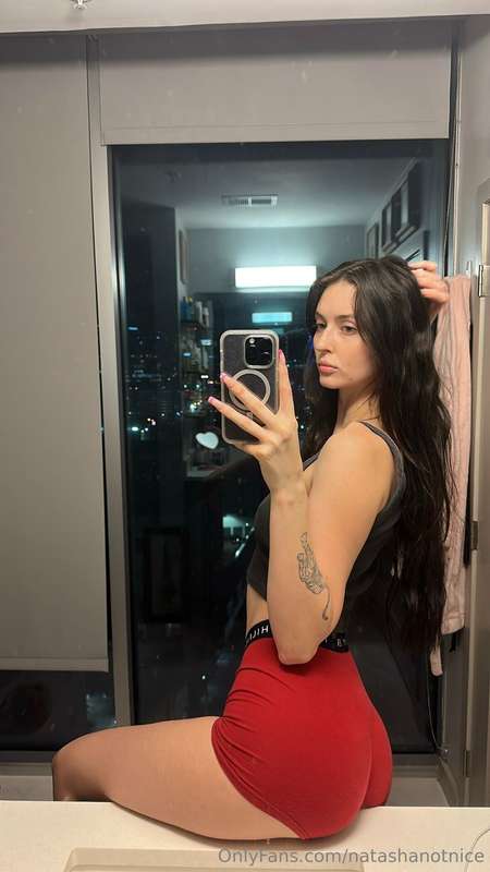 good morning guys 😙💛
tell me what you dreamed about last nig..