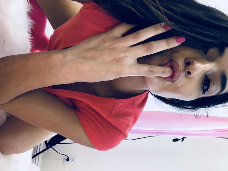 Foto 8 de Emily Willis no Tocromo