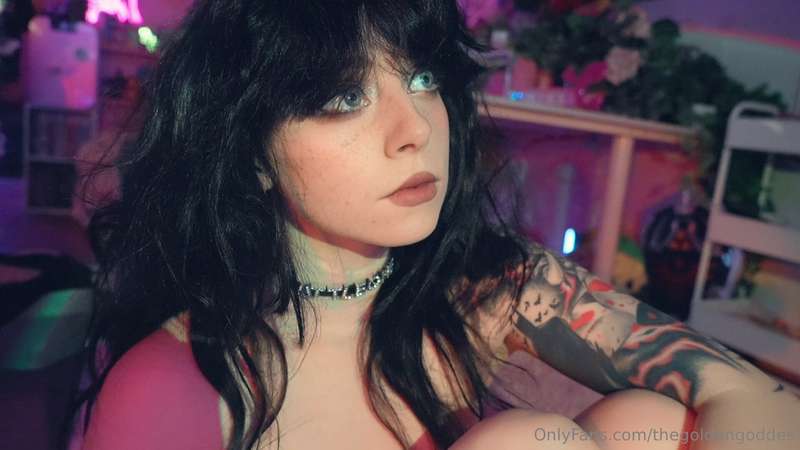 thegoldengoddes image #1