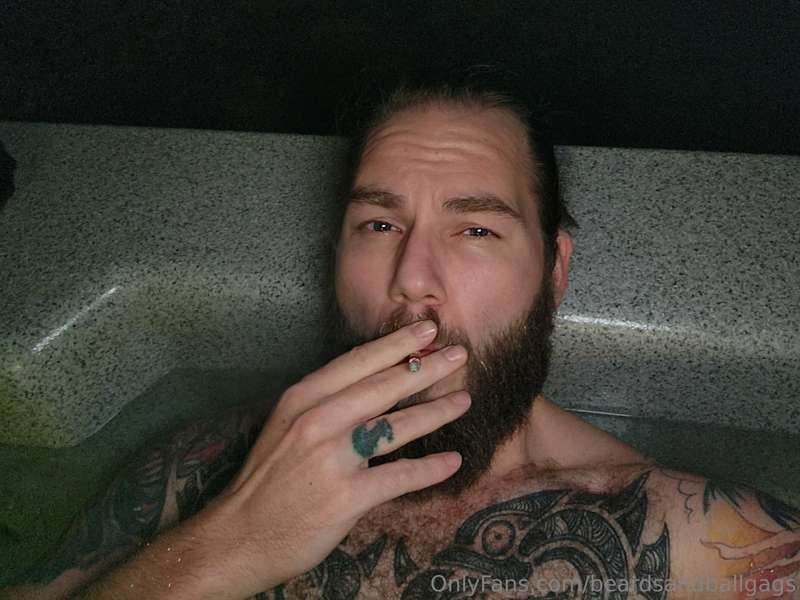Having a J and relaxing 💨💨 wyd?