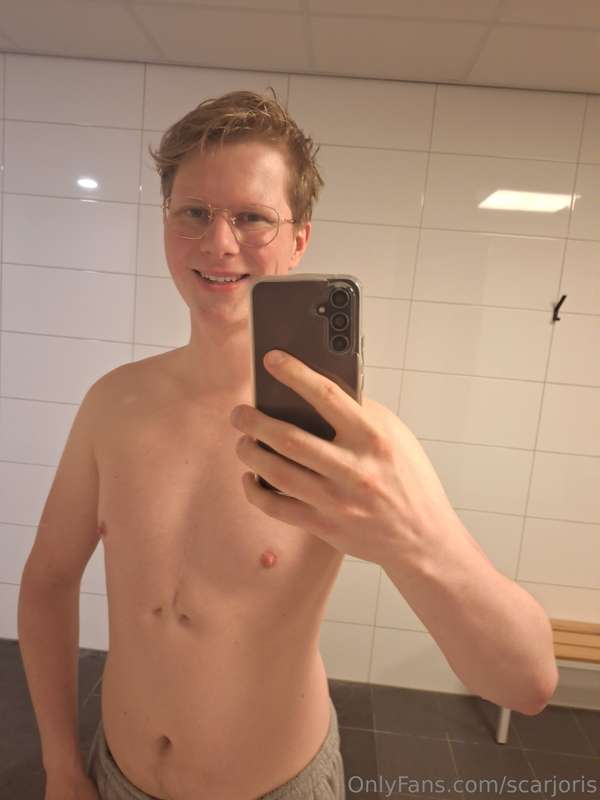 Here's a pic drop for you all 🤩🥵 More paid content very soon..