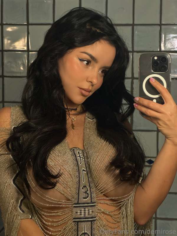 demirose photo