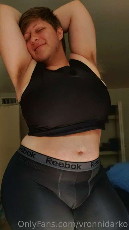 Do you like a little binder underboob?