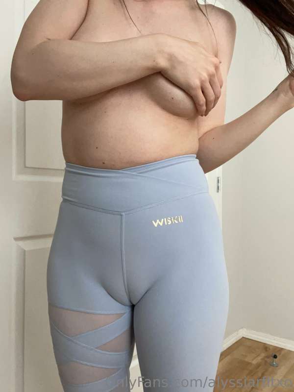 😋 🐫  if only you knew what front seams feel like 🧵 💦
