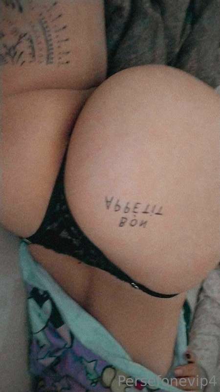 Bite my big ass, PLEASE 😍