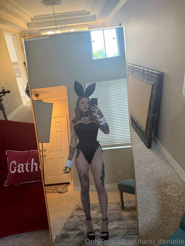 Sweet? Dangerous? Maybe a bit of both🖤🐰
