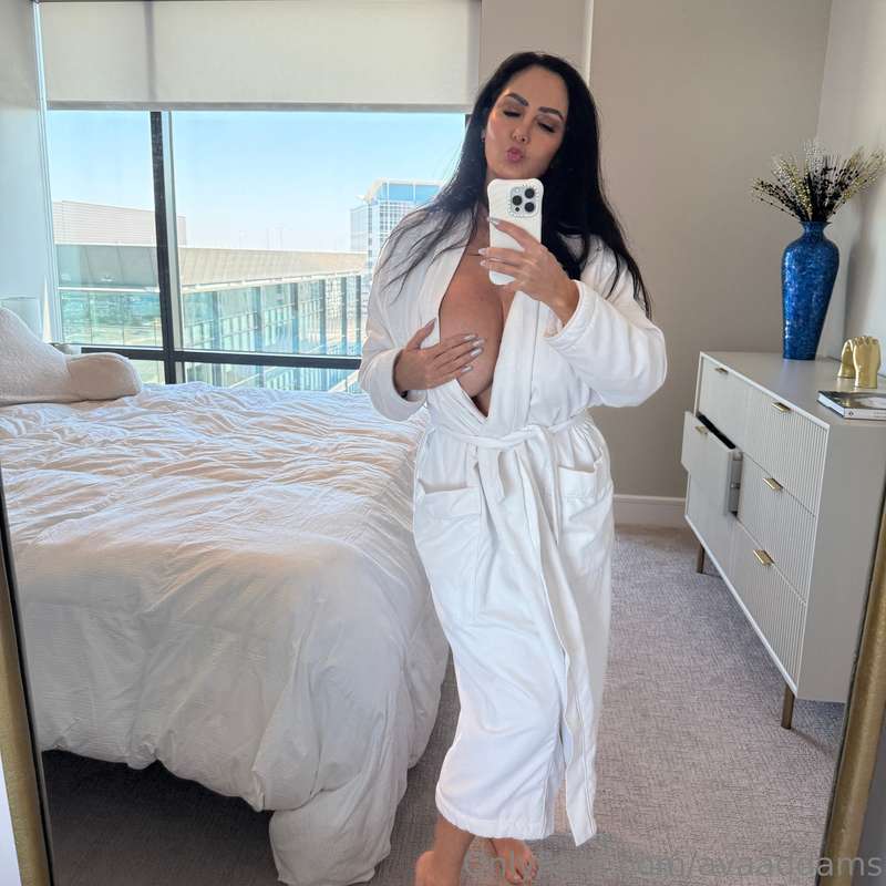 Foto 526 de Ava Addams no Tocromo