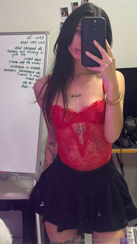 We love the red black combo ❤️🖤