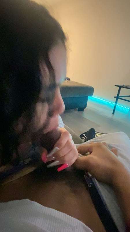 Wanna see the vid ? Pm me 😝