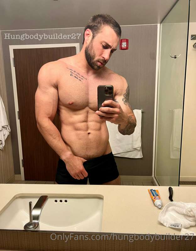 hungbodybuilder27