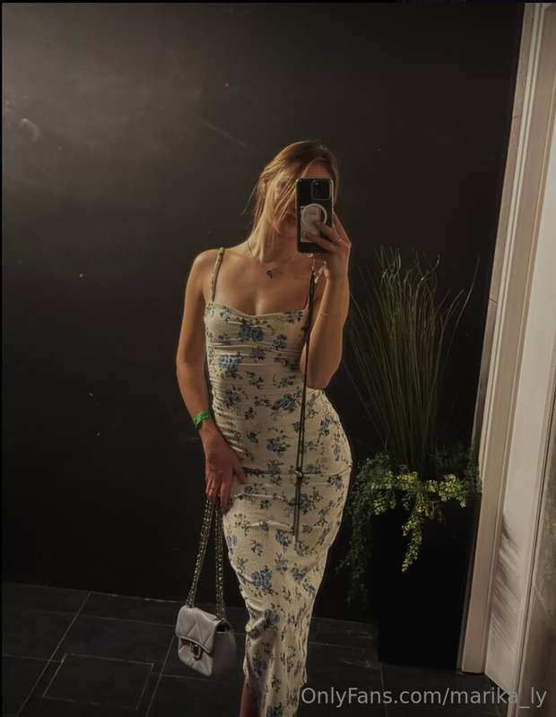 ✨She's ready for your dick @tiny.zoe✨I heard you love filthy..
