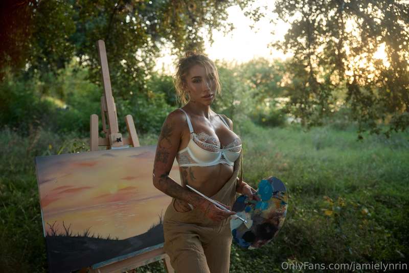 I love relaxing outdoors 🍃✨