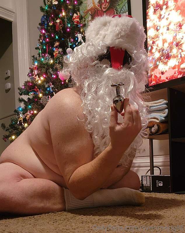 A Christmas teaser of what may be plugging away 🤣🤣♥️♥️♥️❣️St..