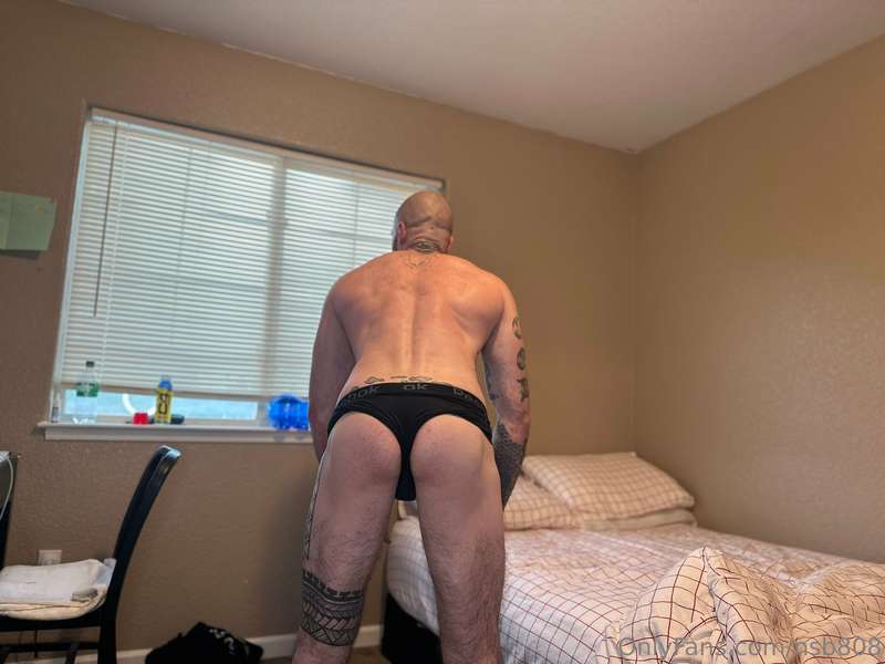 Happy Friday hope everyone has an awesome weekend 🍑🍑🍑