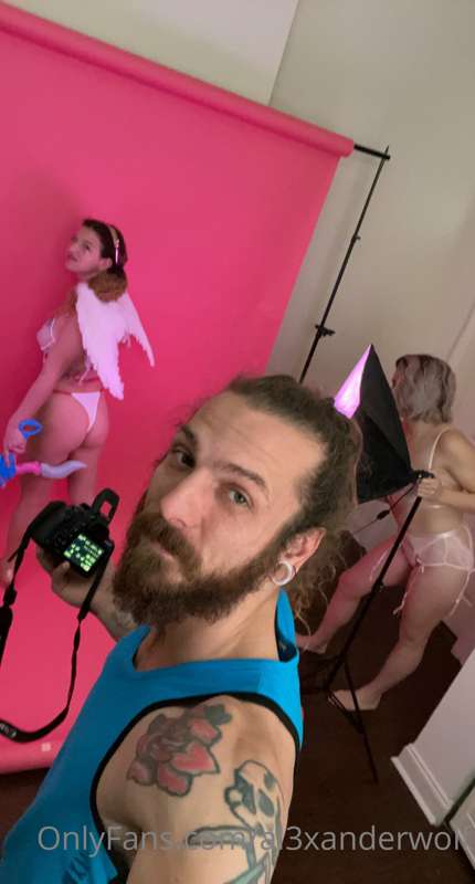 Little behind the scenes of the latest shoot with @thejackie..