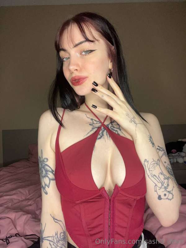 Swipe and the top comes undone 😏 🥀