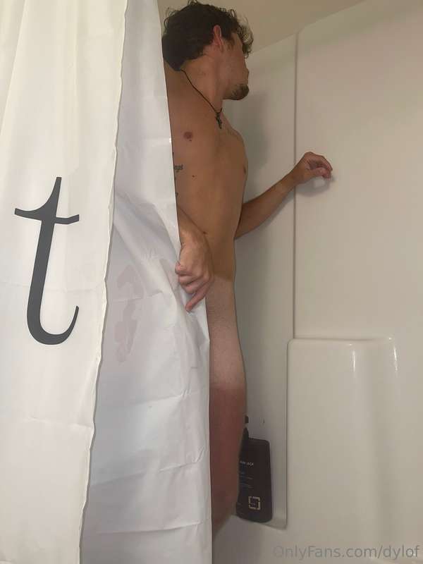 Would you help me wash my back ? 🧼