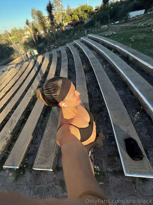 Starting my Monday with a run 🏃‍♀️and then a nice shower, se..