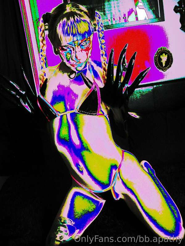 use your hands 🤡

glitchy clown babe shot by @machinexscrew ..