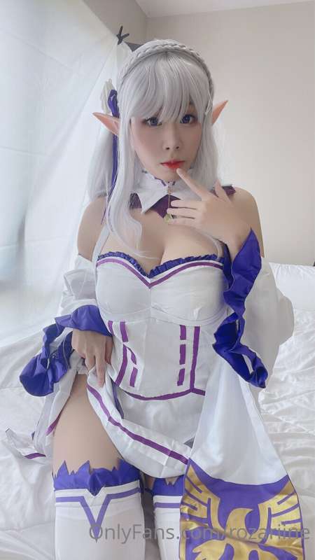 🤍 Emilia — Re:Zero part 1 (costume set) 💜
💜 20+ Rated 9 pics..