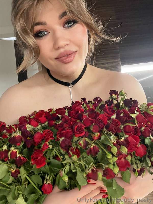 I really love red roses…Especially when their petals touch m..