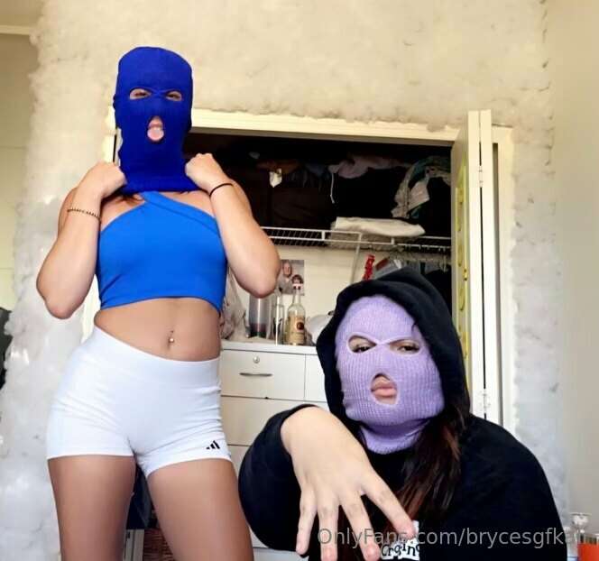had to borrow one of her ski masks when i hung out with @ryl..