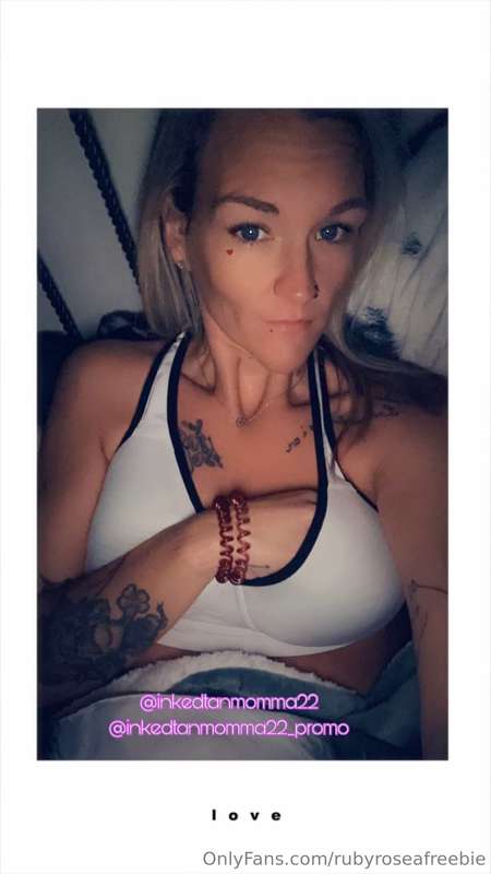 𝓦𝓪𝓷𝓷𝓪 𝓴𝓲𝓼𝓼 𝓶𝔂 𝓵𝓲𝓹𝓼 💋 𝓫𝓪𝓫𝔂… 𝓫𝓾𝓽 𝓷𝓸𝓽 𝓽𝓱𝓮 𝓸𝓷𝓮𝓼 𝓸𝓷 𝓶𝔂 𝓯𝓪𝓬𝓮😻ᔕᕼᗴ’ᔕ..