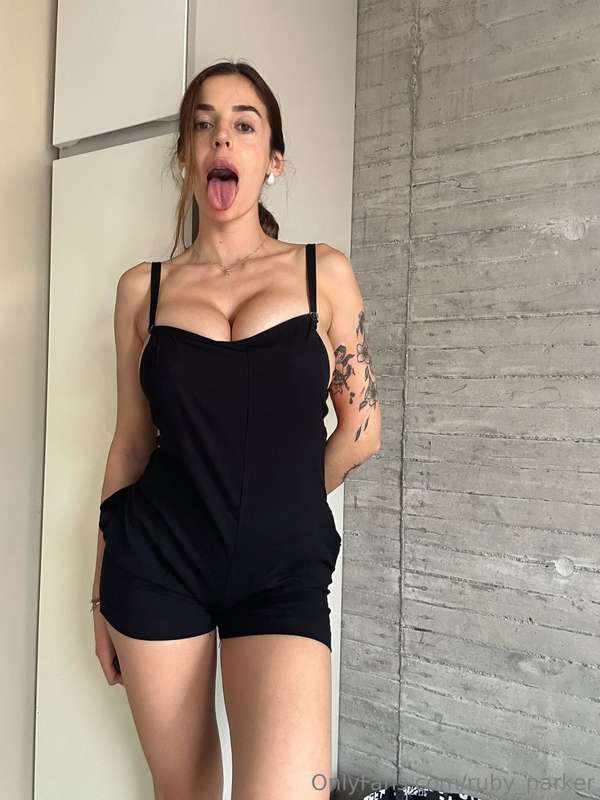 Don’t just look… feel the energy I’m giving off👅
