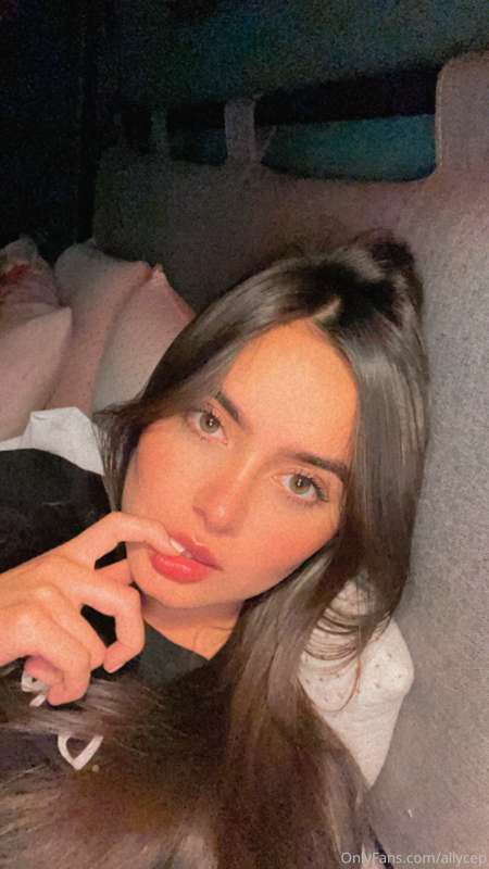 Acabo de llegar a la casaaaa and ✨ besitos✨ Les deje algo en..