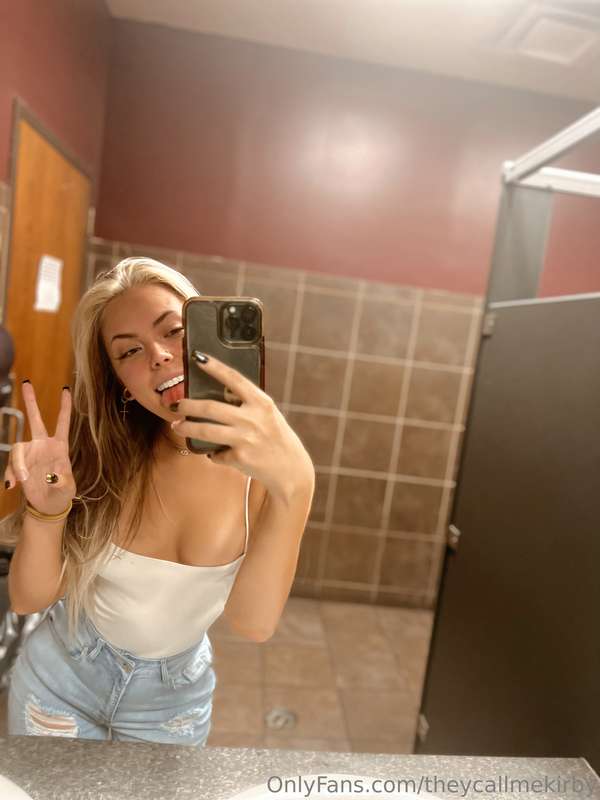 Hope you guys are having a good day 🥰 