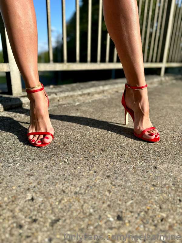 heelsofmine image #0
