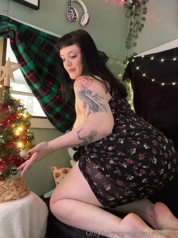 infestedemily image #0