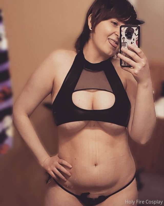 I got a new outfit off my wishlist!!! Super excited to shoot..
