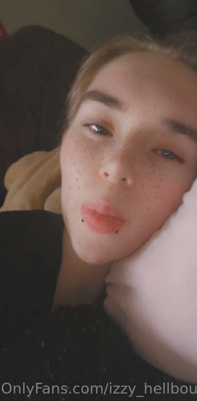 izzy_hellbourne image #1