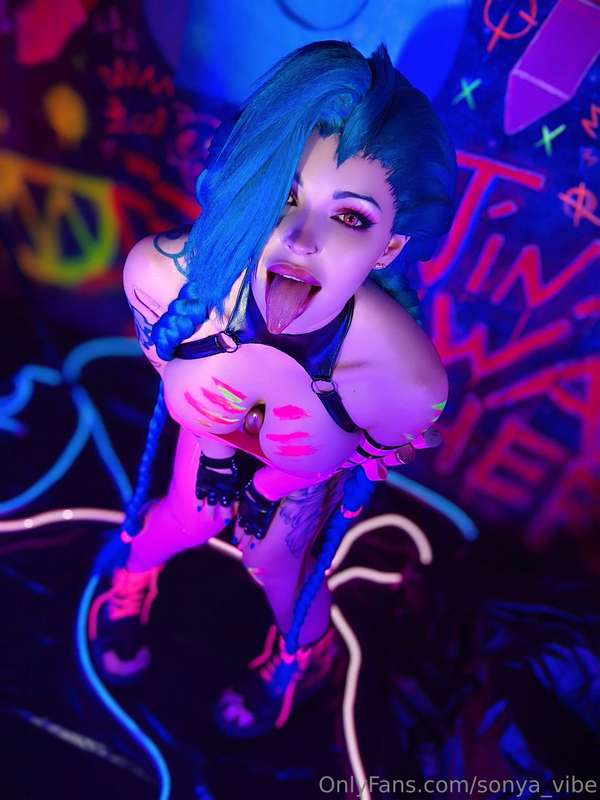 Would you like to get lost in my chaos? 😈