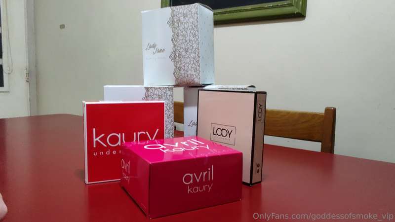 Hello baby! I want to happily show you the new clothes I bou..