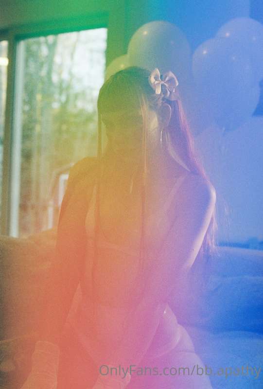 ✨M I R A G E✨

the longer you stare the clearer it becomes…j..