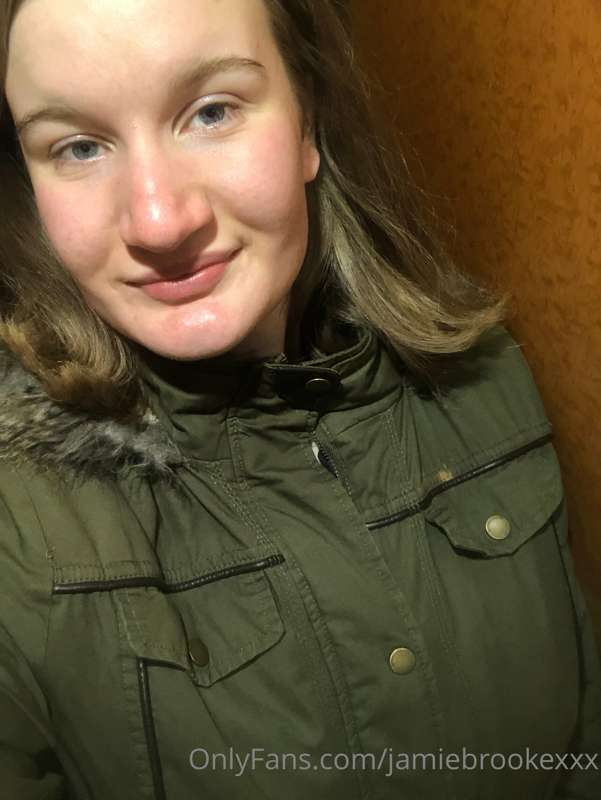 Going out, for a looong walk in nature 🌳🌲..but i could use s..