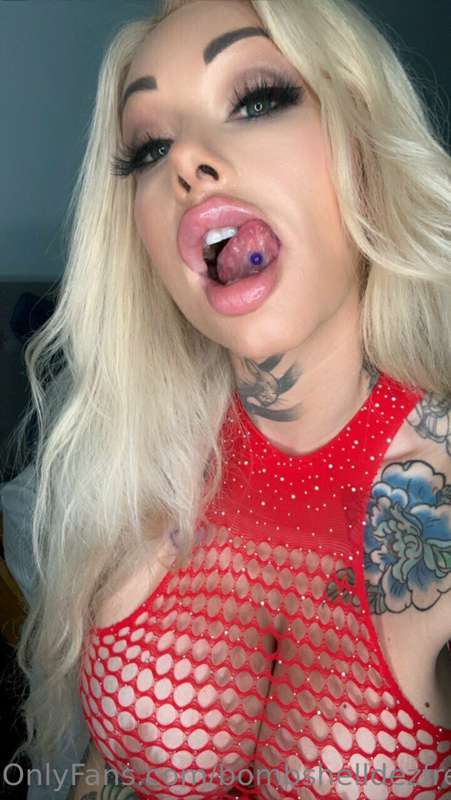 let me show you what this tongue can do!