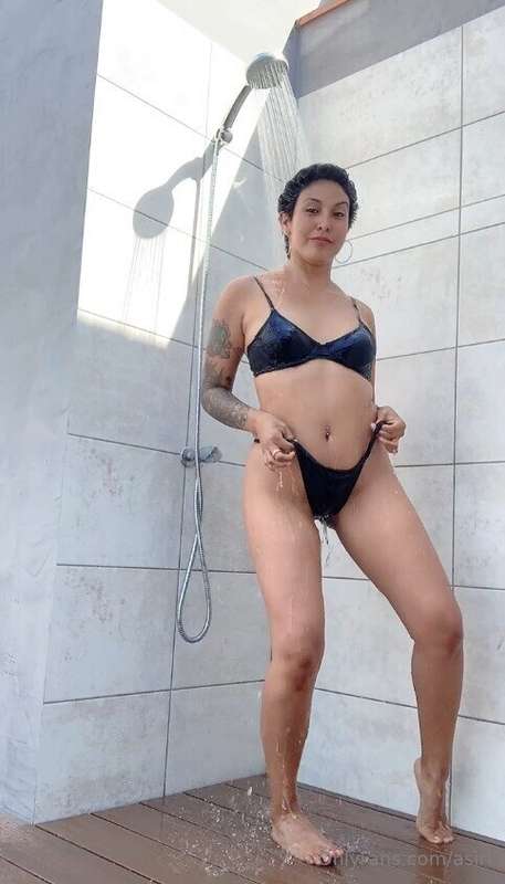 I'm a little exhibitionist 😛 Come see what I did to catch yo..