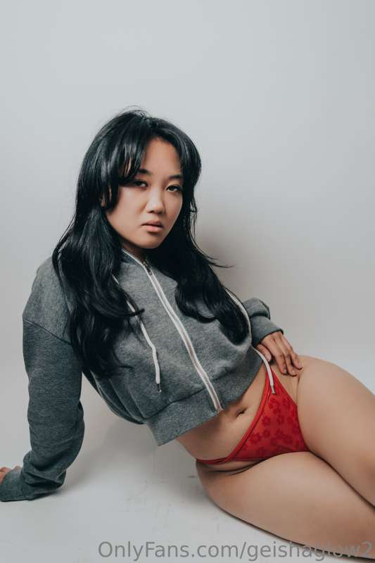 Don’t forget to subscribe to my main account @geishaglow 🥰🥰🥰